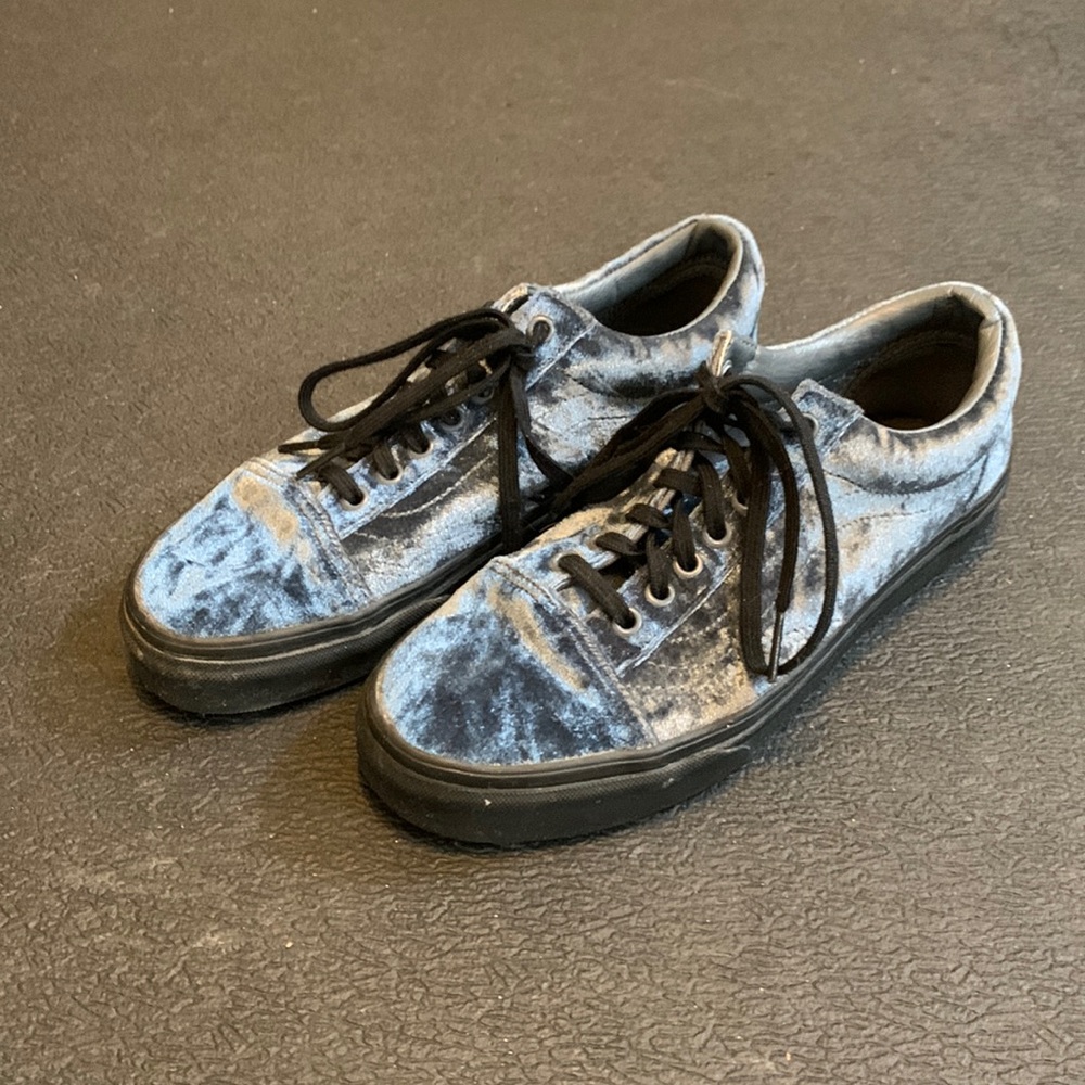 Vans sneakers, blue velvet!